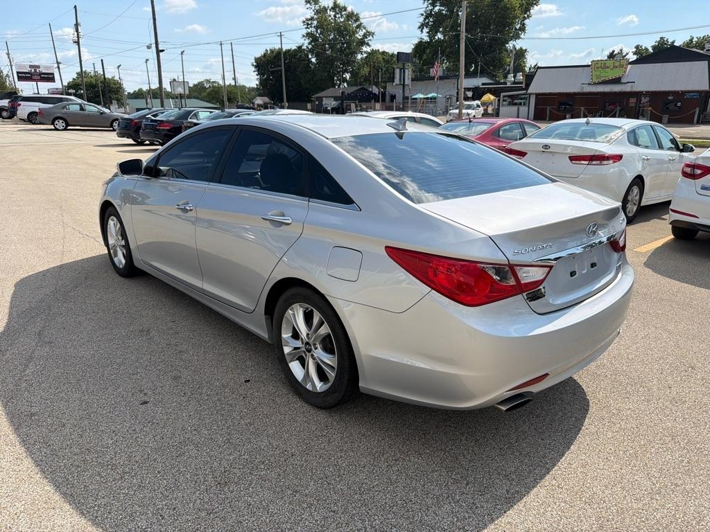 Hyundai Sonata 4dr Sdn 2.0L Auto Ltd w/17" Wheels 2011