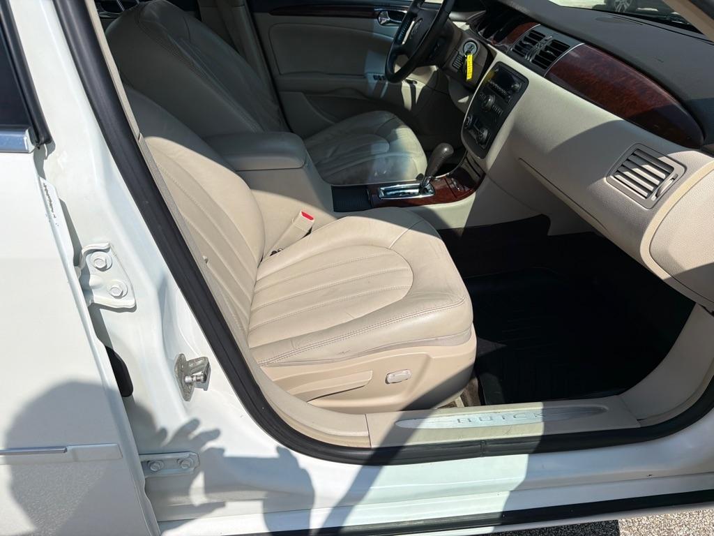 Buick Lucerne 4dr Sdn V6 CXL 2008