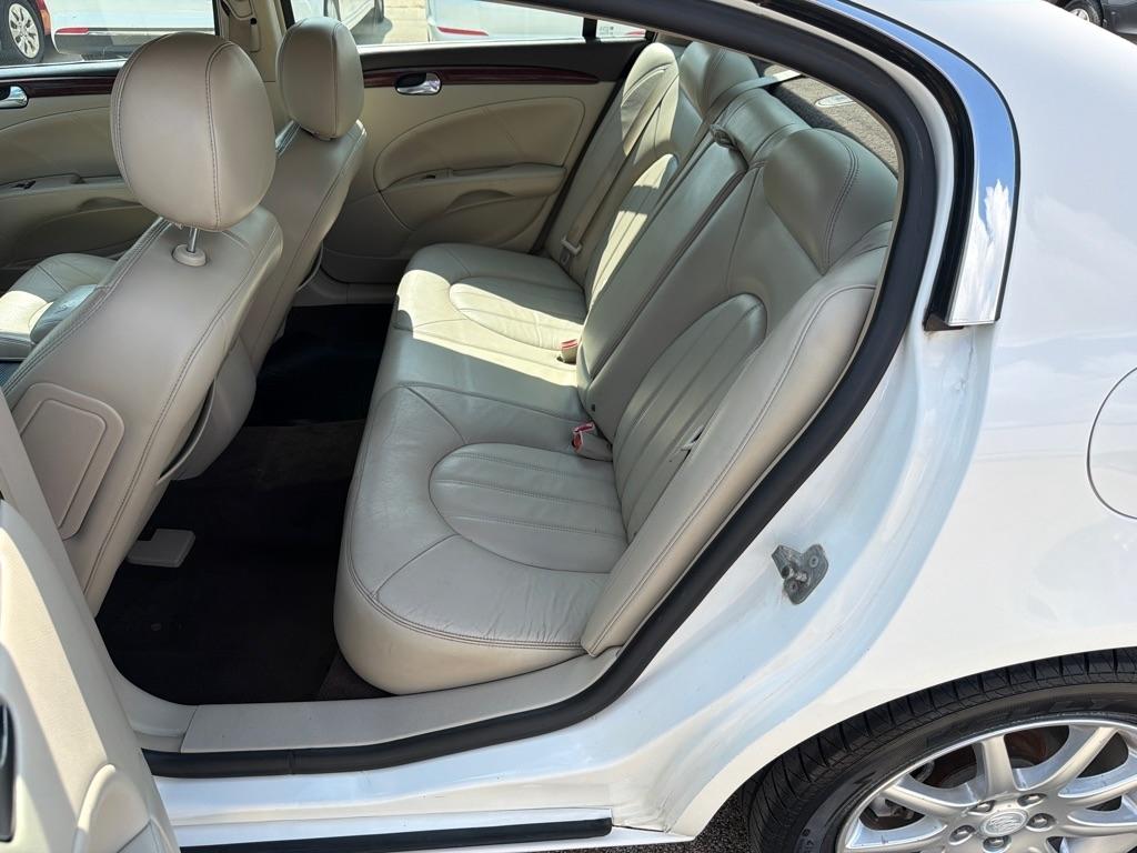 Buick Lucerne 4dr Sdn V6 CXL 2008