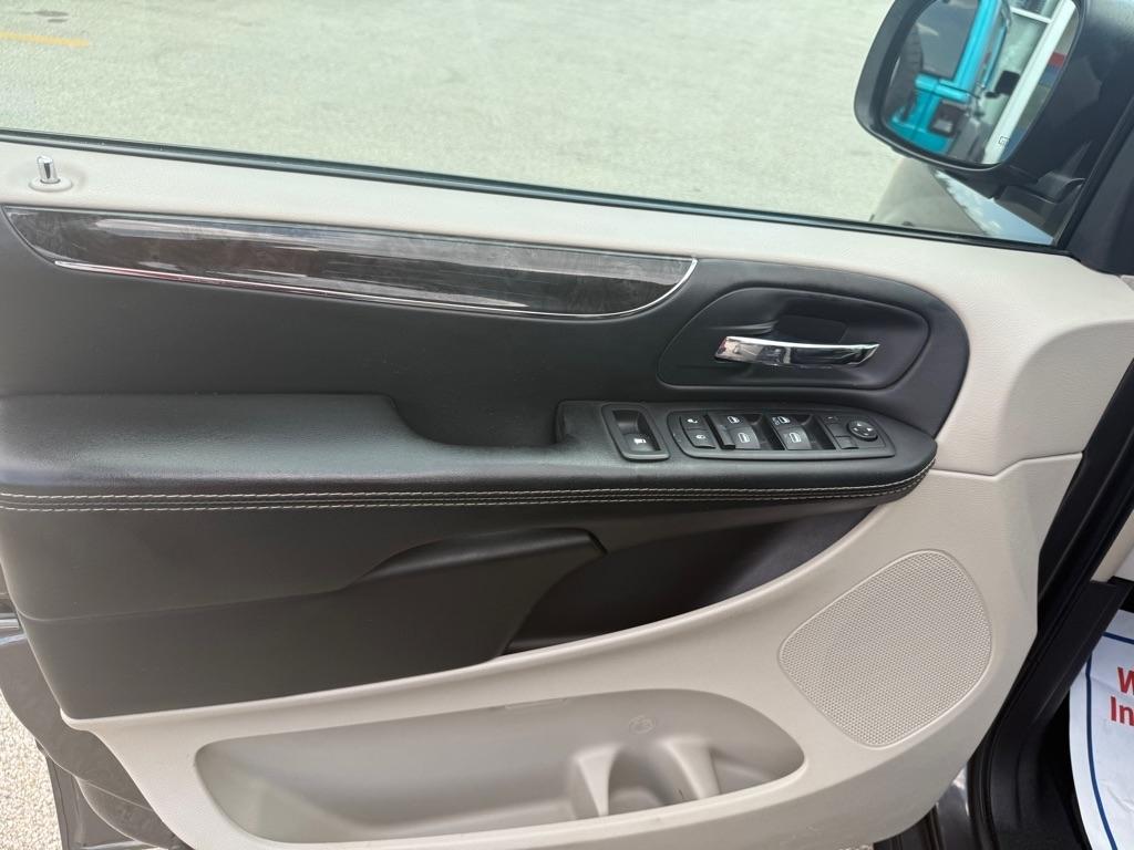 Chrysler Town & Country 4dr Wgn Touring 2015