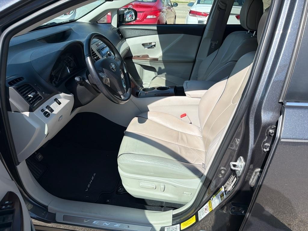 Toyota Venza 4dr Wgn I4 FWD (Natl) 2009