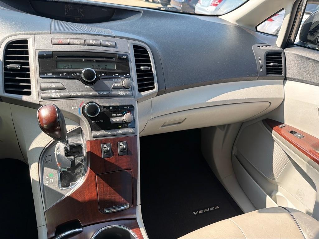 Toyota Venza 4dr Wgn I4 FWD (Natl) 2009