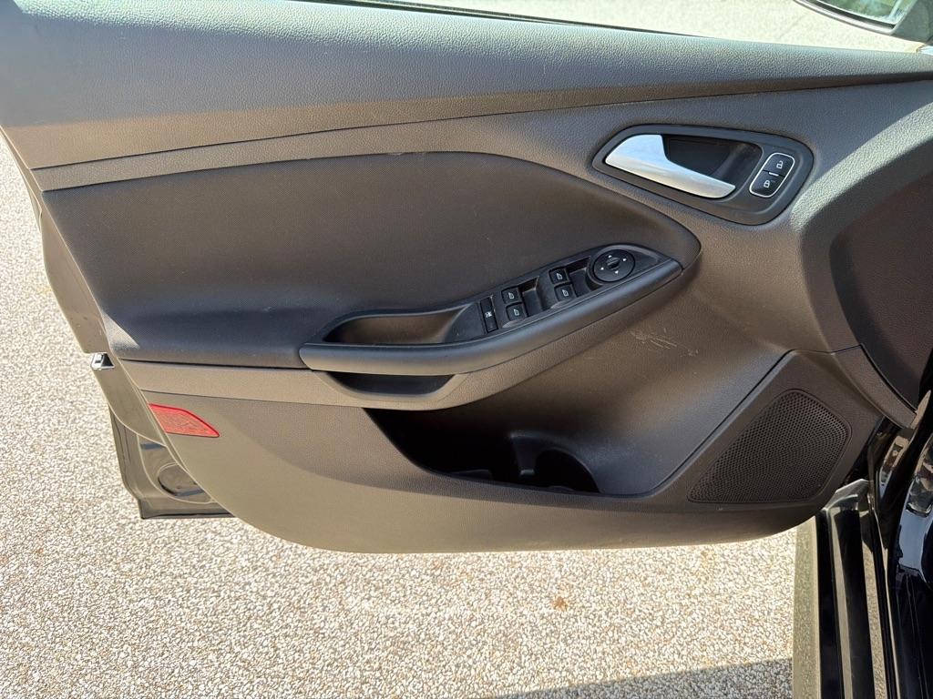 Ford Focus 4dr Sdn SE 2016