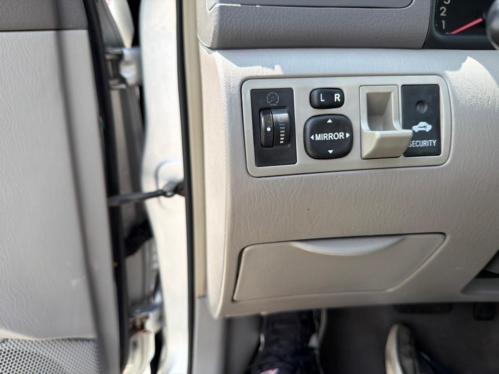 Toyota Corolla 4dr Sdn Auto CE (Natl) 2007