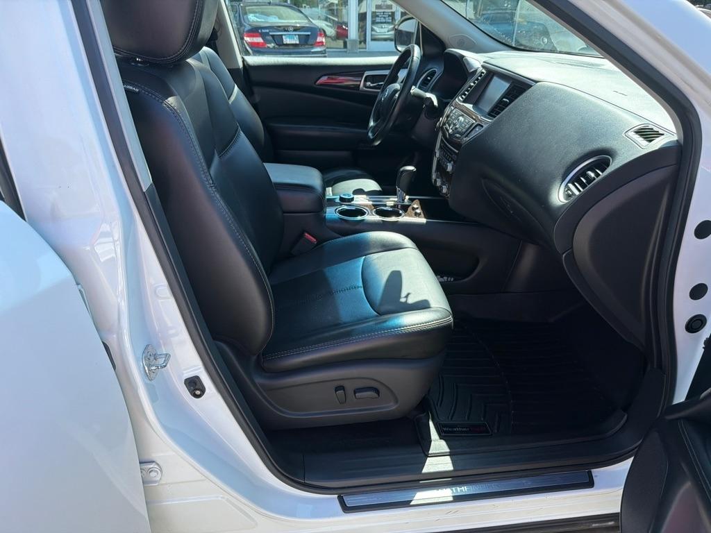Nissan Pathfinder 4WD 4dr Platinum 2014
