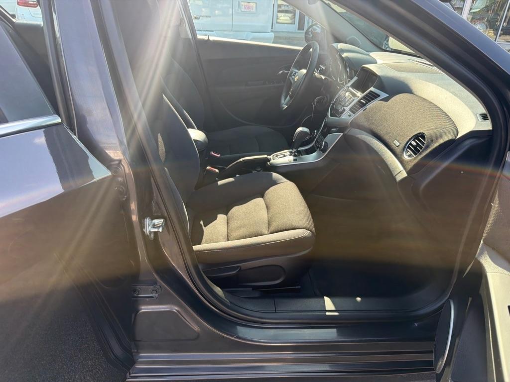Chevrolet Cruze Limited 4dr Sdn Auto LT w/1LT 2016