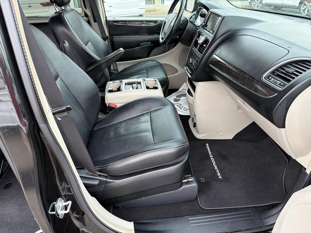Chrysler Town & Country 4dr Wgn Touring 2015