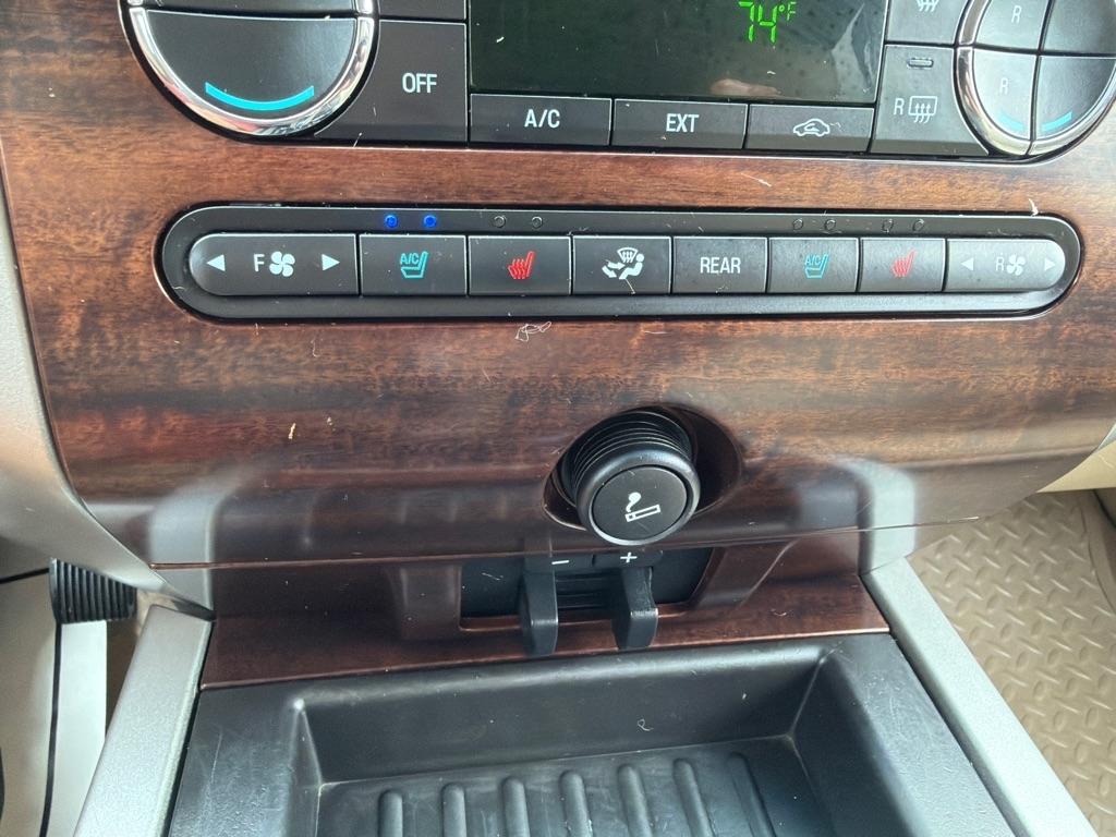 Ford Expedition EL 4WD 4dr King Ranch 2014