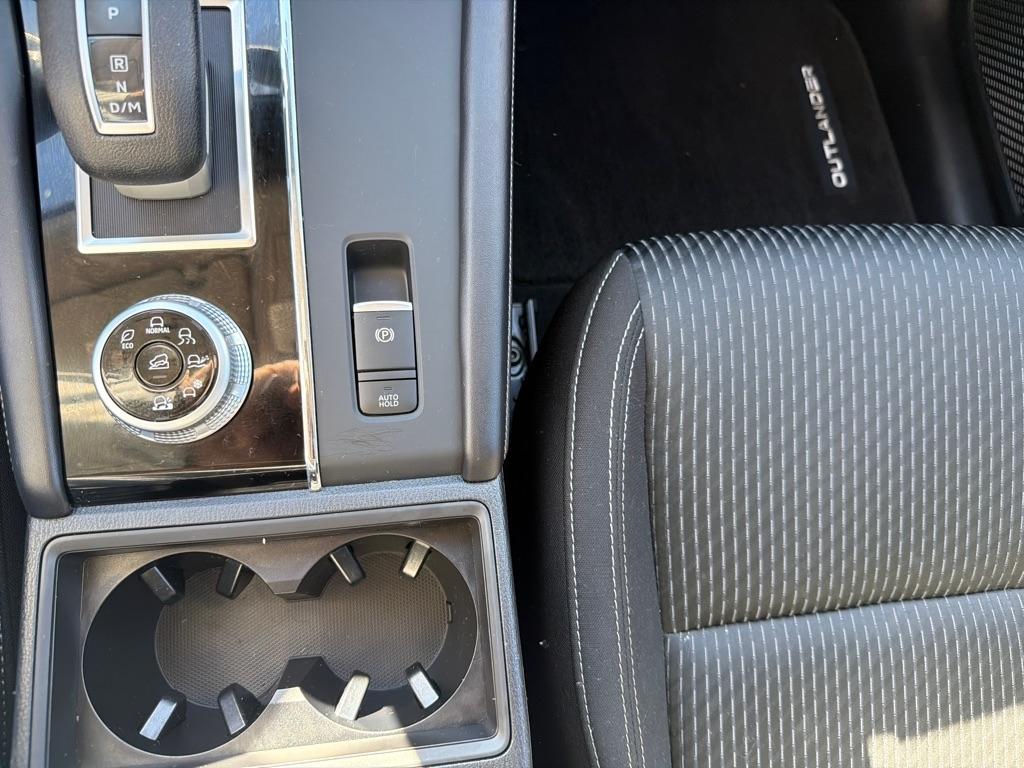 Mitsubishi Outlander ES S-AWC 2022