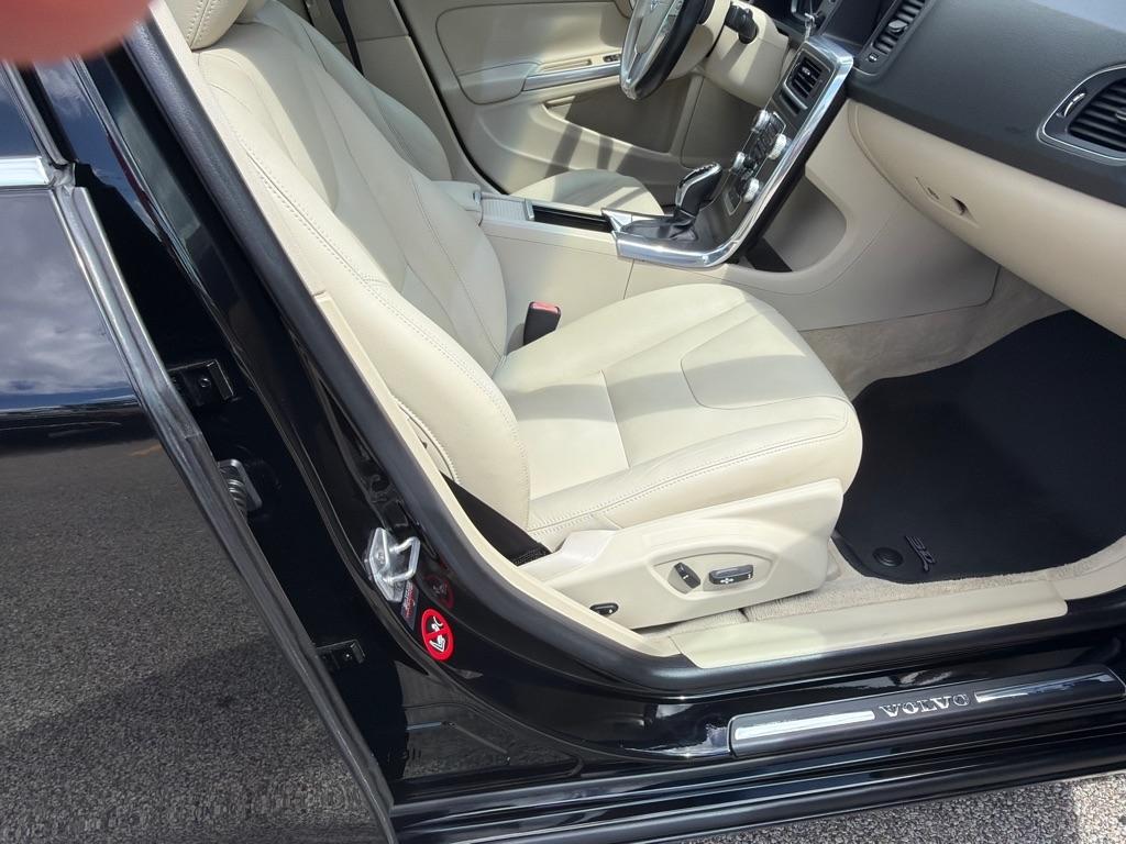 Volvo S60 2015.5 4dr Sdn T5 Drive-E Premier FWD 2015