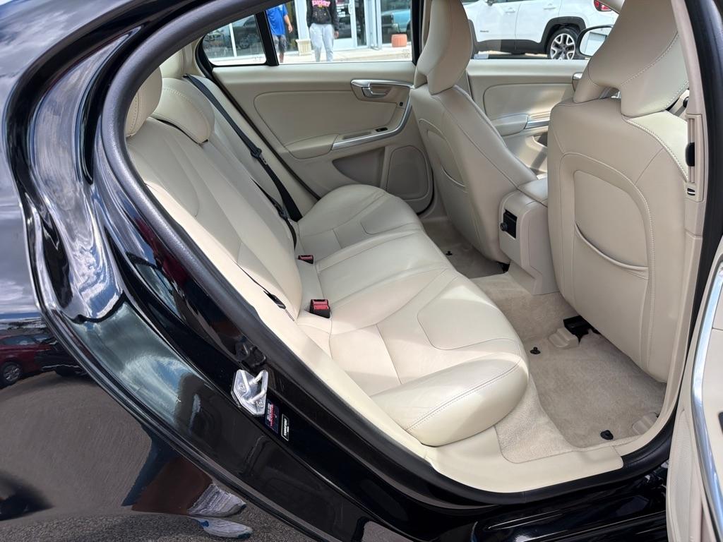 Volvo S60 2015.5 4dr Sdn T5 Drive-E Premier FWD 2015