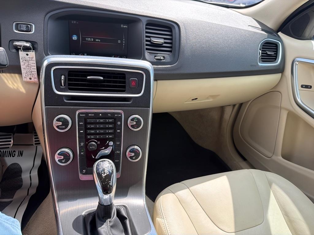 Volvo S60 2015.5 4dr Sdn T5 Drive-E Premier FWD 2015