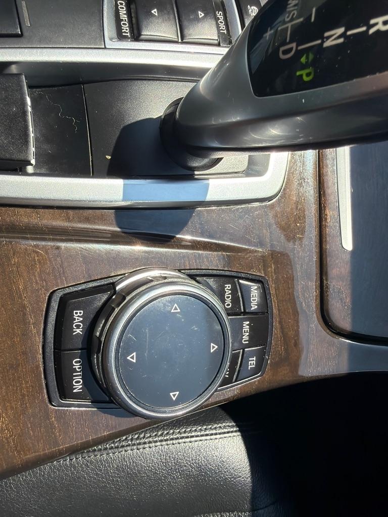 BMW 5 Series 4dr Sdn 528i xDrive AWD 2014