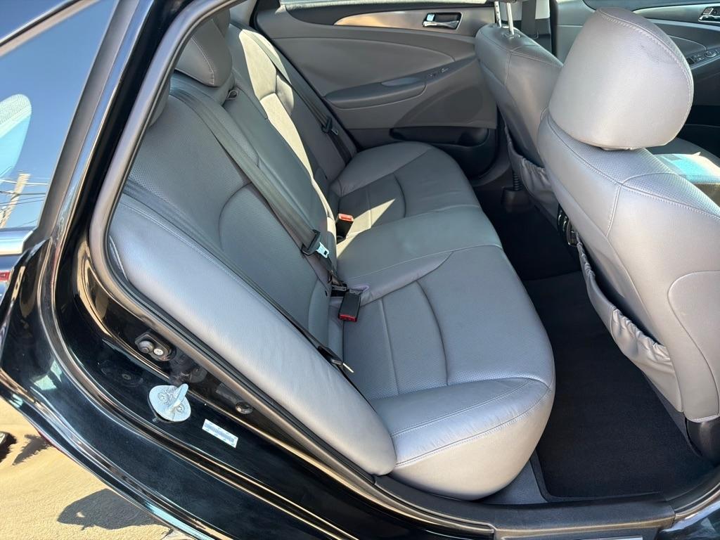 Hyundai Sonata 4dr Sdn 2.4L Auto Hybrid 2011