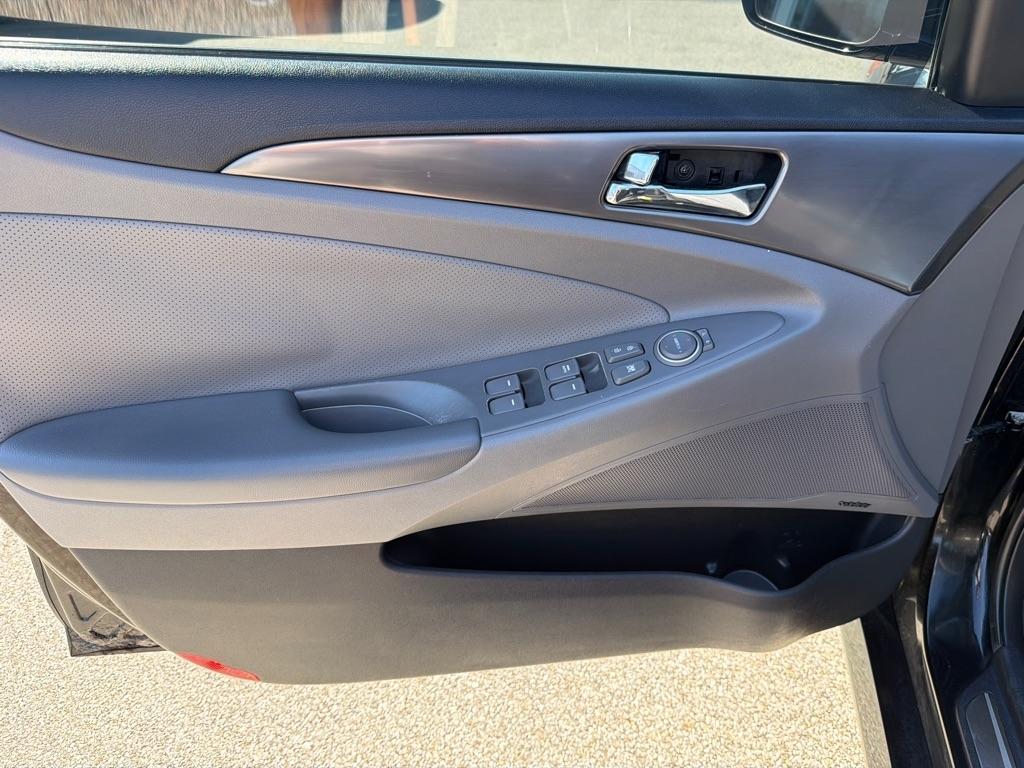 Hyundai Sonata 4dr Sdn 2.4L Auto Hybrid 2011