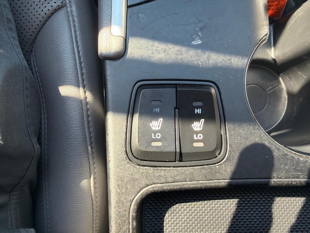 Hyundai Sonata 4dr Sdn 2.4L Auto Hybrid 2011