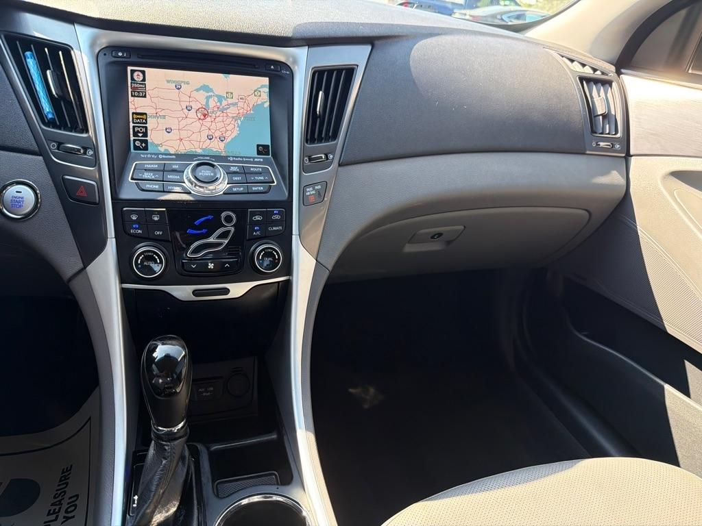 Hyundai Sonata 4dr Sdn 2.4L Auto Hybrid 2011