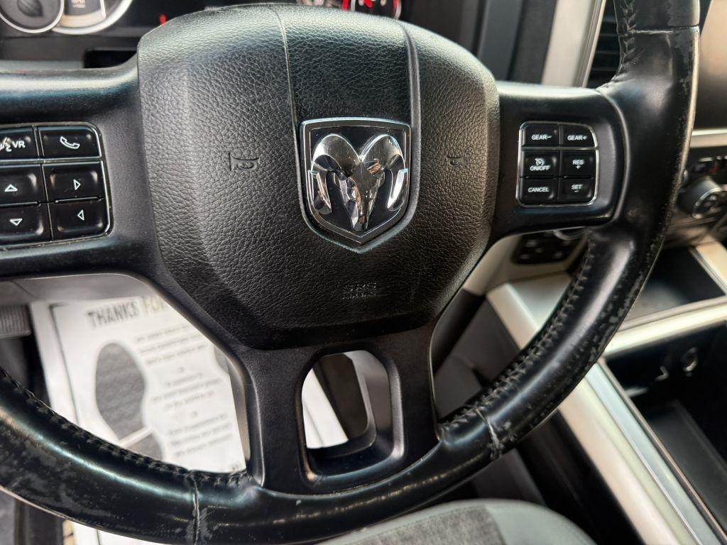 RAM 1500 4WD Crew Cab 140.5" Big Horn 2015