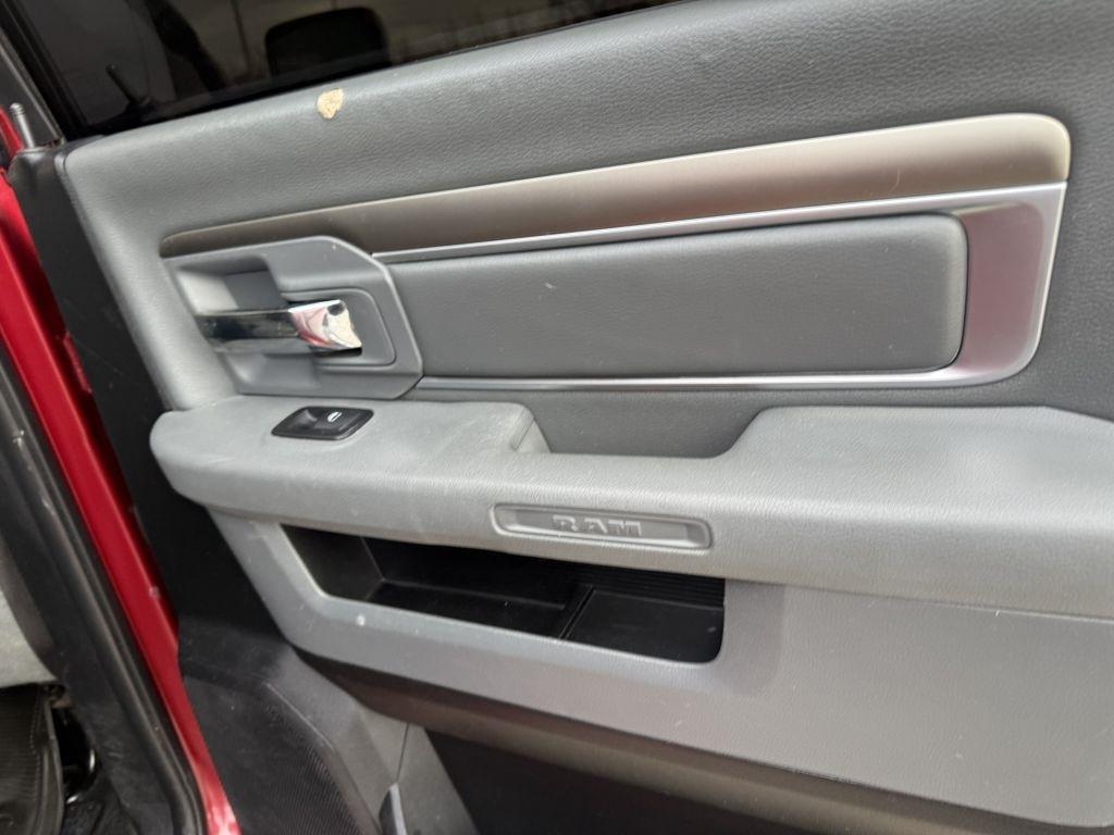 RAM 1500 4WD Crew Cab 140.5" Big Horn 2015
