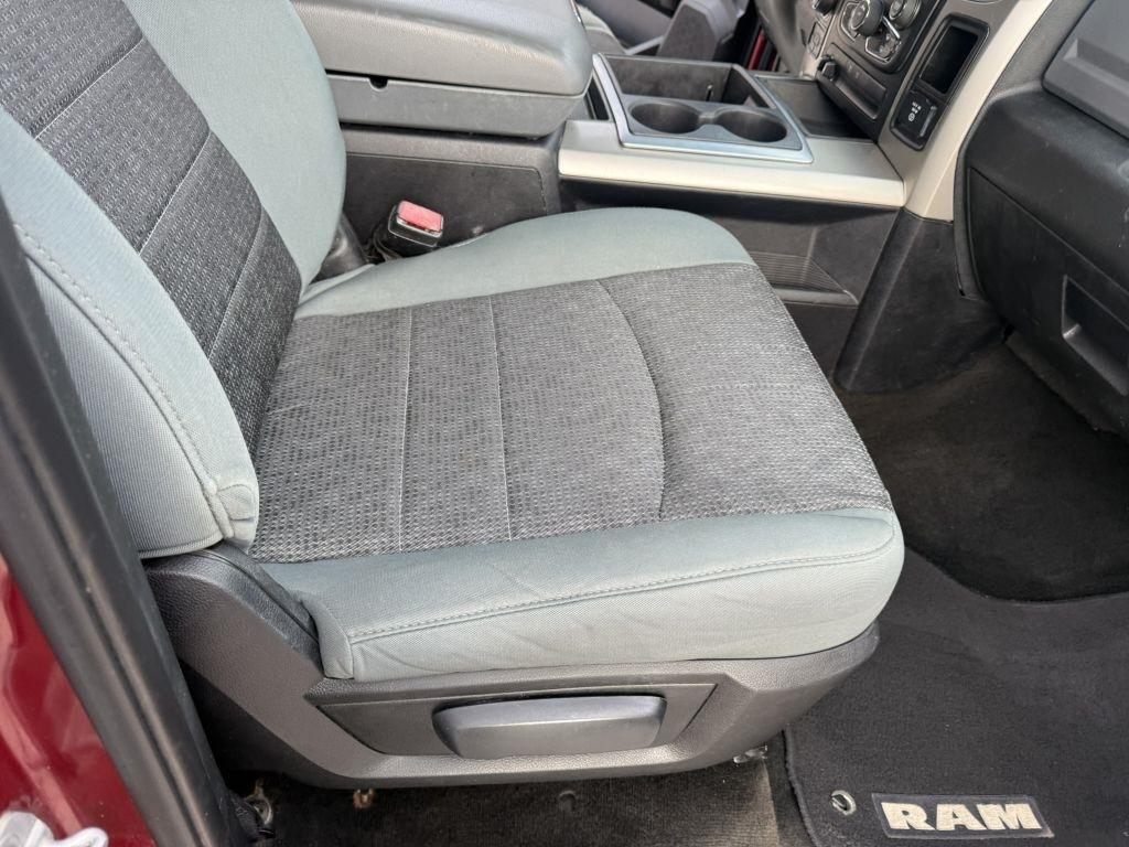 RAM 1500 4WD Crew Cab 140.5" Big Horn 2015