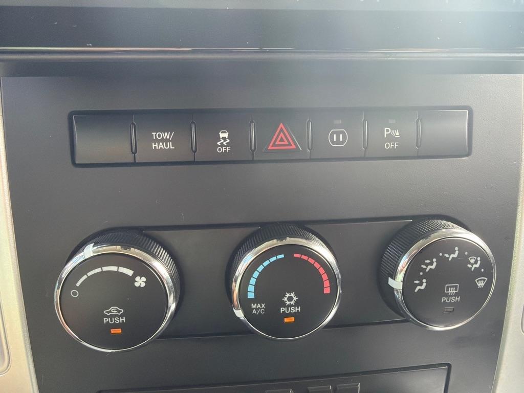 RAM 1500 2WD Crew Cab 140.5" Outdoorsman 2012