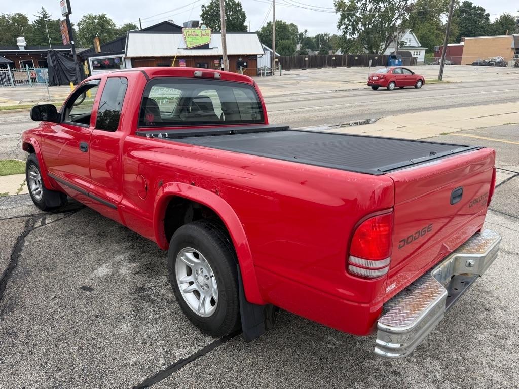 Dodge Dakota 2dr Club Cab 131" WB SLT 2004
