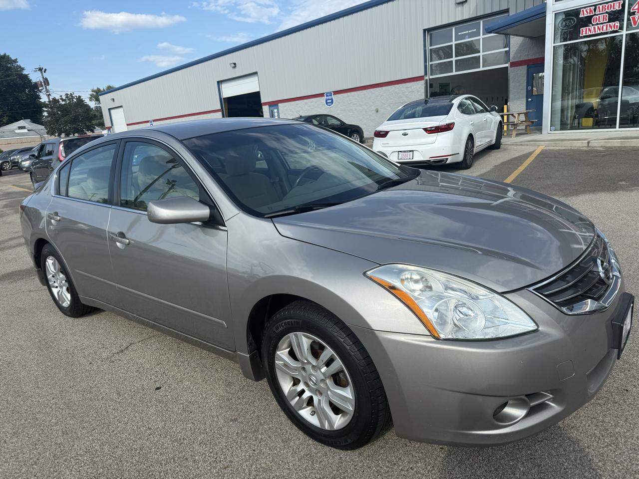 Nissan Altima 4dr Sdn I4 CVT 2.5 S 2011
