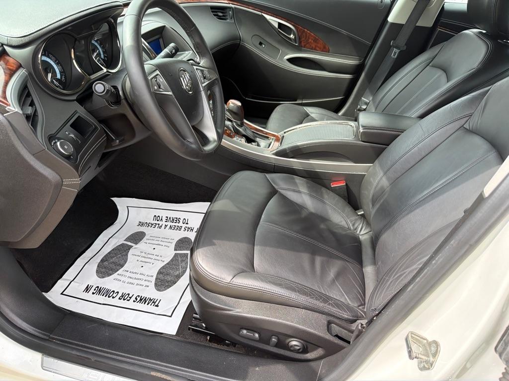Buick LaCrosse 4dr Sdn CXL 3.0L FWD 2010