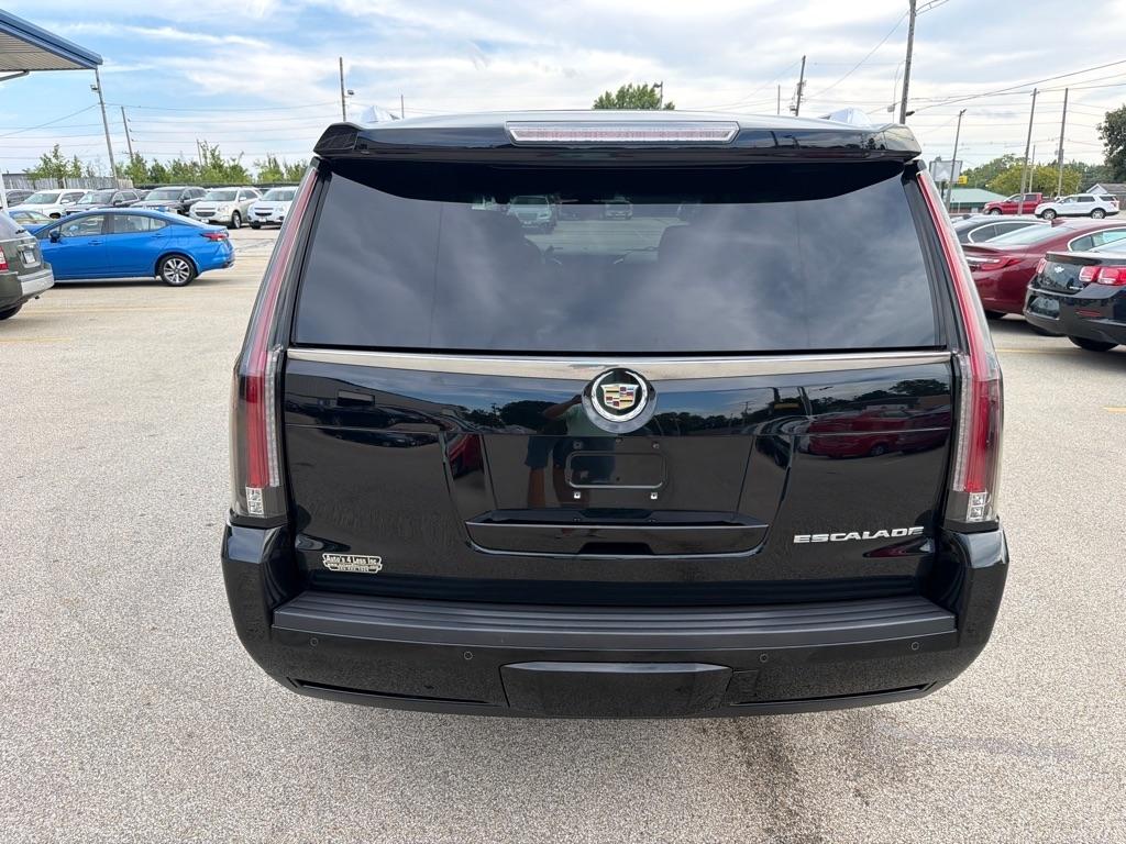 Cadillac Escalade 4WD 4dr Standard 2015