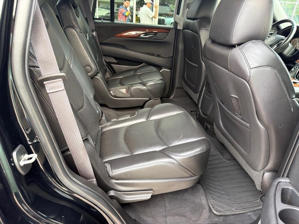 Cadillac Escalade 4WD 4dr Standard 2015