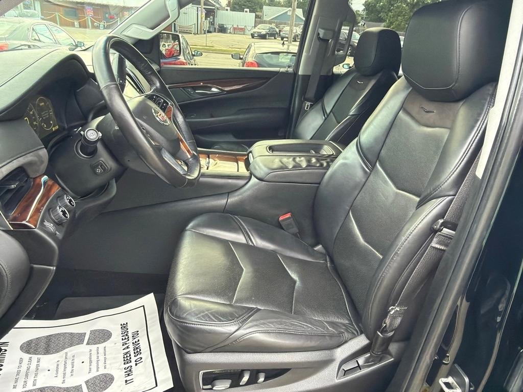 Cadillac Escalade 4WD 4dr Standard 2015