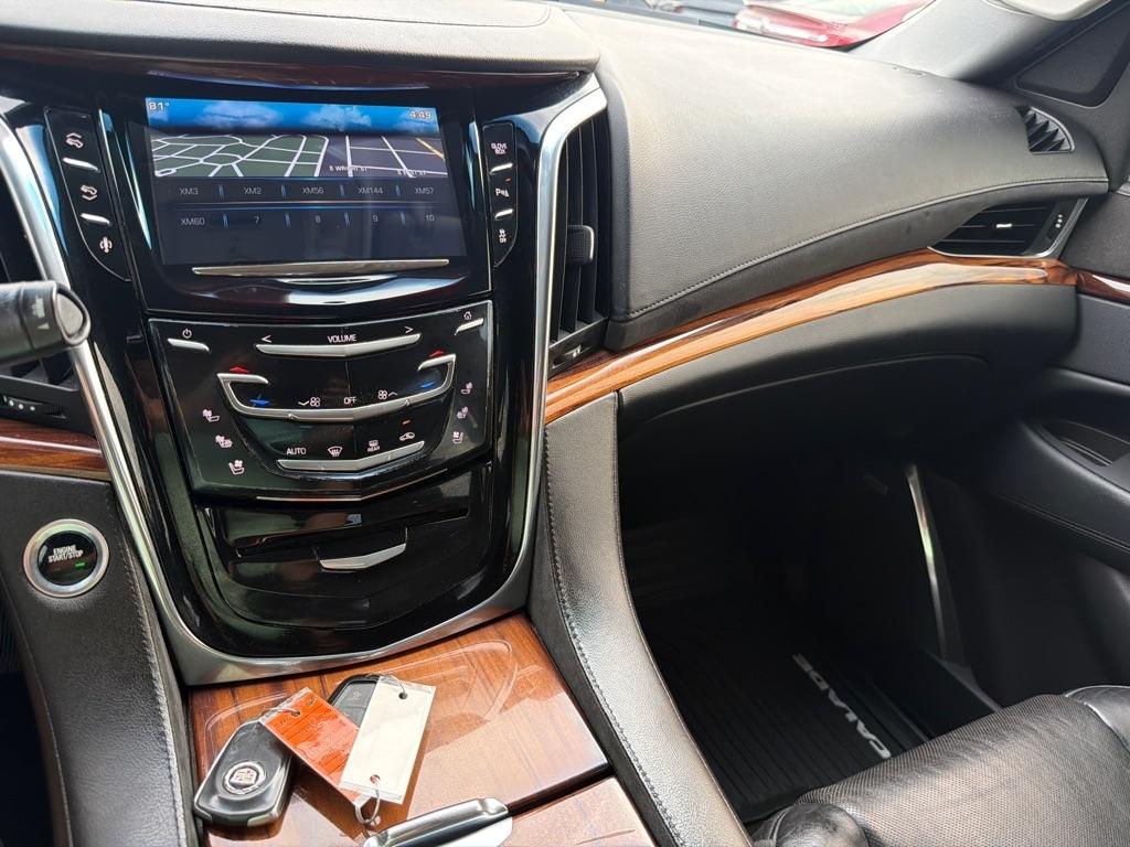 Cadillac Escalade 4WD 4dr Standard 2015