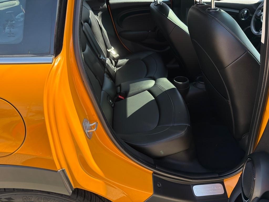 MINI Cooper Hardtop 4 Door 4dr HB 2016
