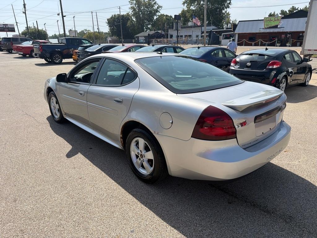 Pontiac Grand Prix 4dr Sdn 2006