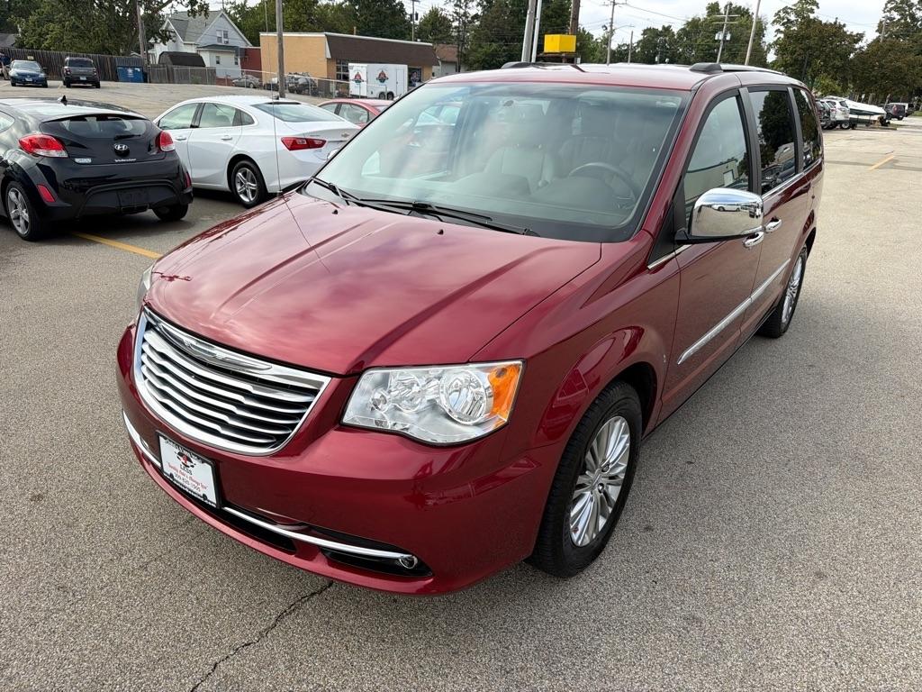 Chrysler Town & Country 4dr Wgn Touring-L 2013
