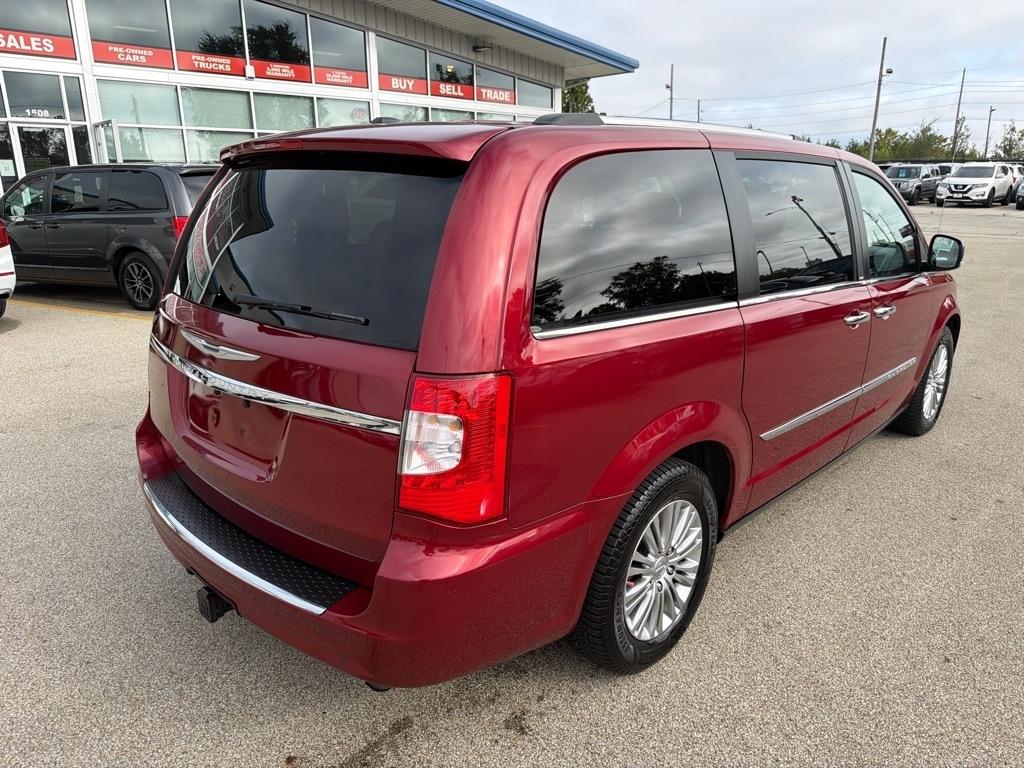 Chrysler Town & Country 4dr Wgn Touring-L 2013