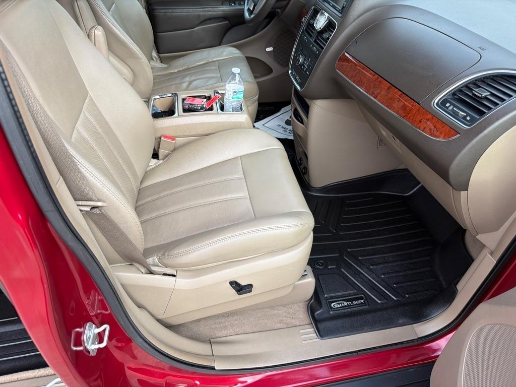 Chrysler Town & Country 4dr Wgn Touring-L 2013