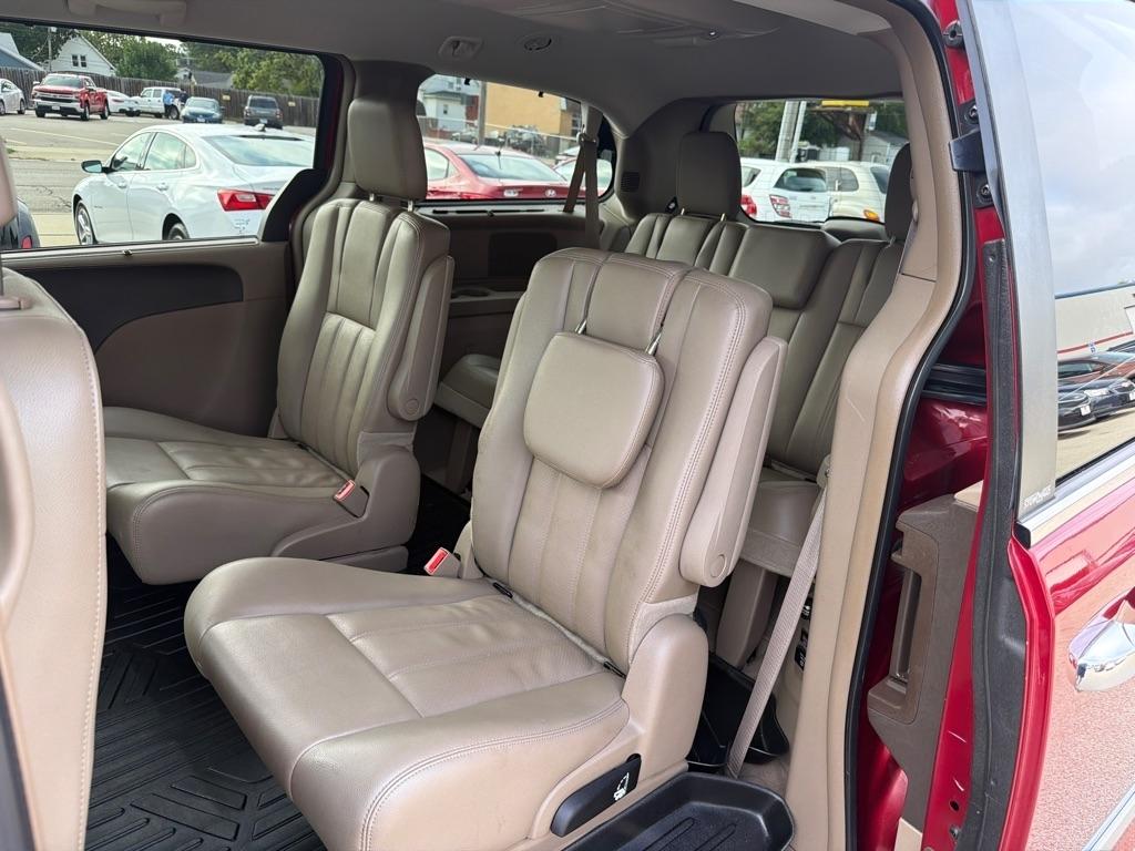 Chrysler Town & Country 4dr Wgn Touring-L 2013