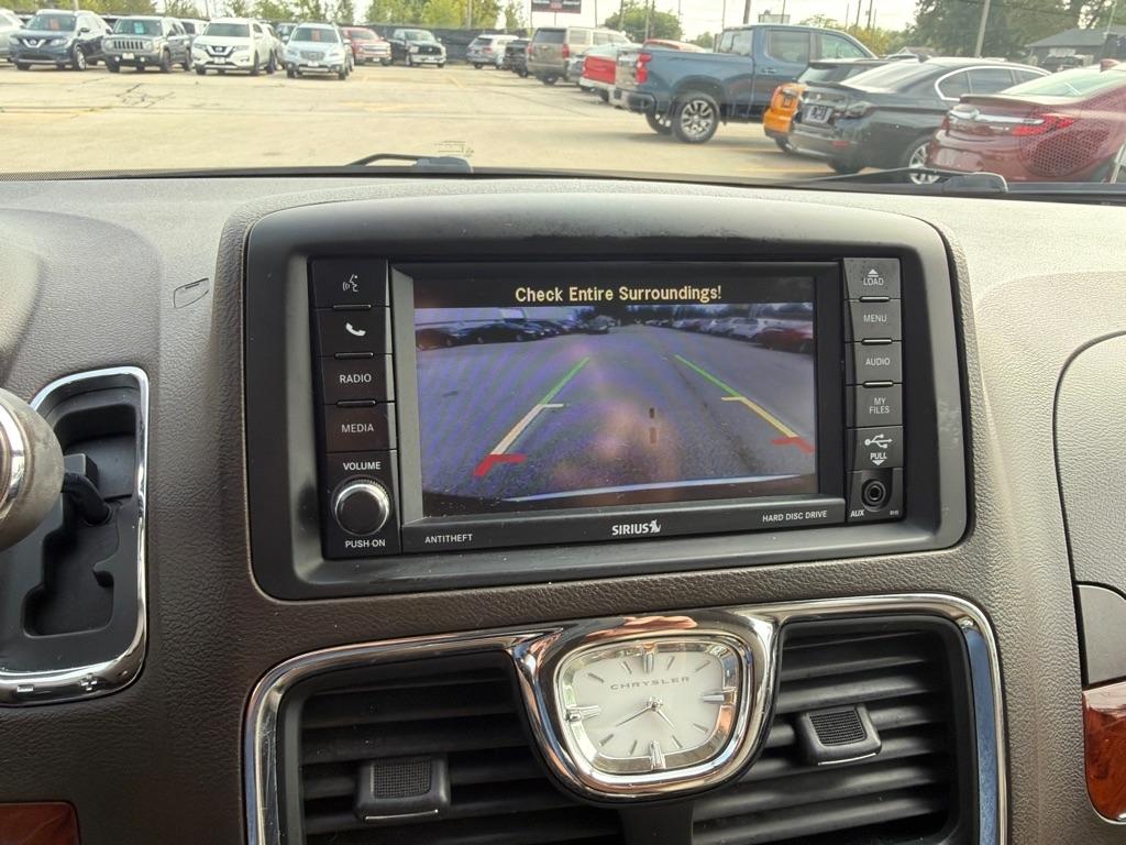 Chrysler Town & Country 4dr Wgn Touring-L 2013