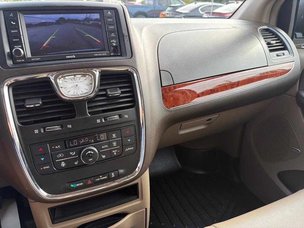Chrysler Town & Country 4dr Wgn Touring-L 2013
