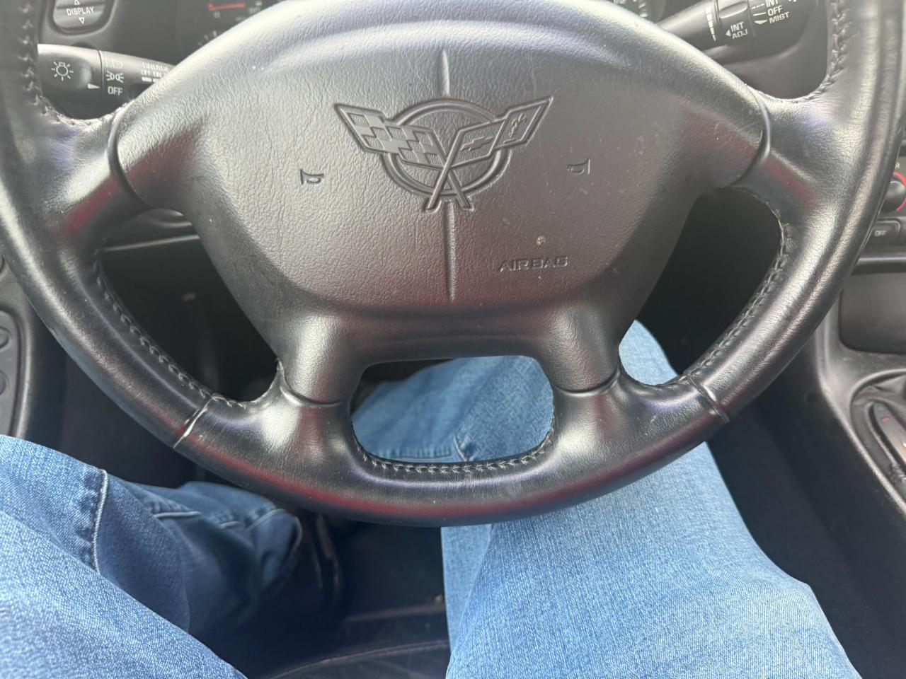 Chevrolet Corvette 2dr Convertible 2000