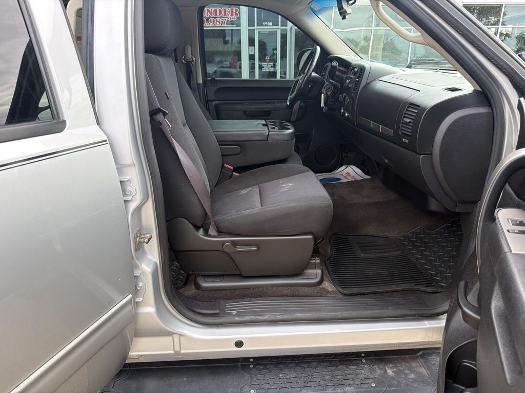 Chevrolet Silverado 1500 4WD Crew Cab 143.5" LT 2012