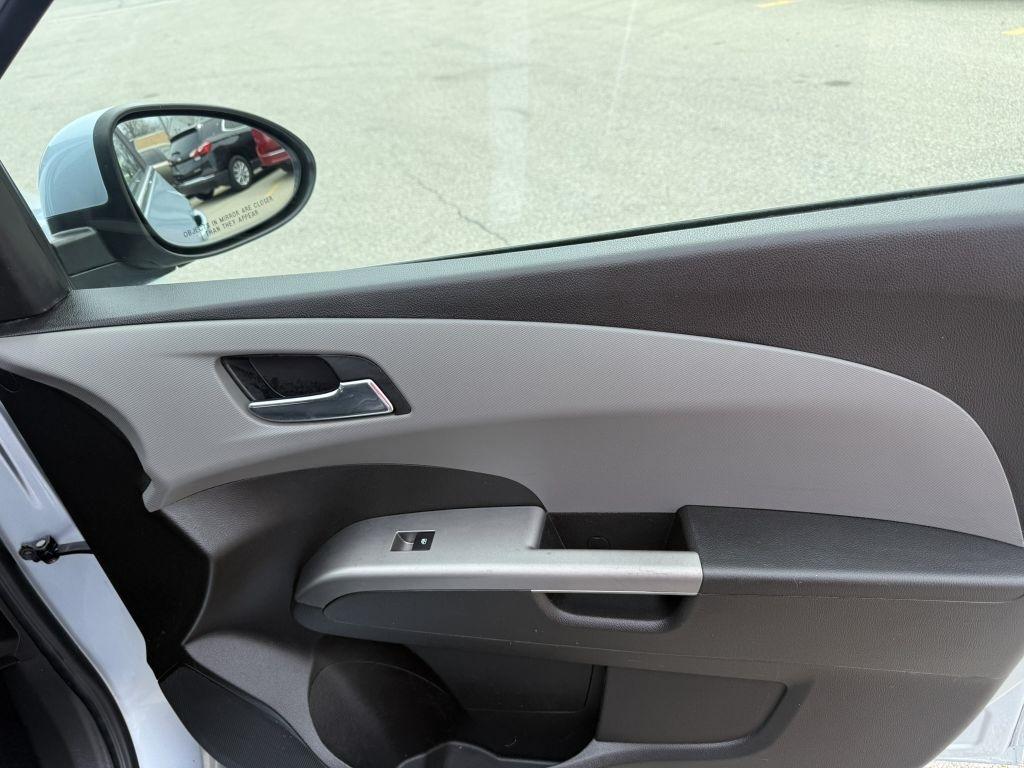 Chevrolet Sonic 4dr Sdn Auto Premier 2017