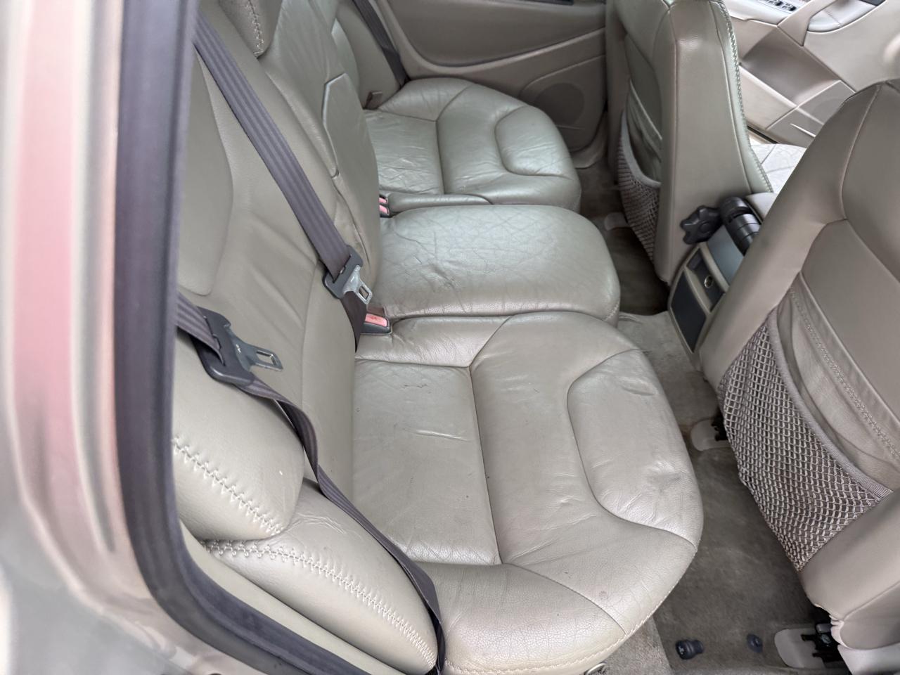 Volvo V70 XC AWD A SR 5dr Wgn AWD Turbo w/SR 2001