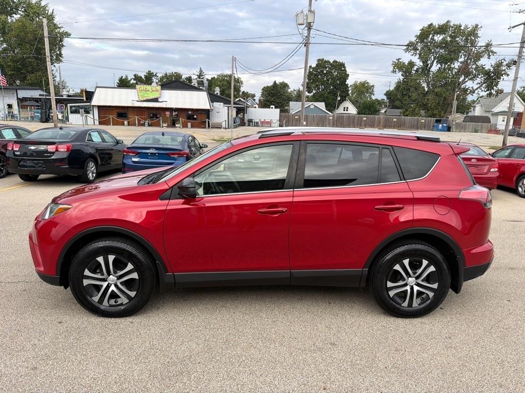 Toyota RAV4 LE AWD (Natl) 2017