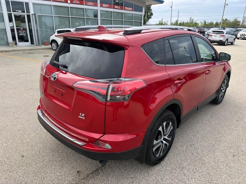 Toyota RAV4 LE AWD (Natl) 2017