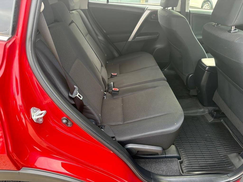 Toyota RAV4 LE AWD (Natl) 2017