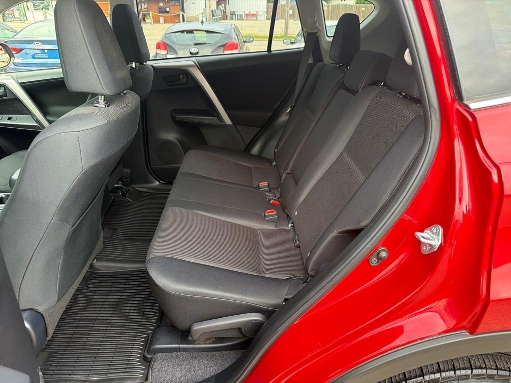 Toyota RAV4 LE AWD (Natl) 2017
