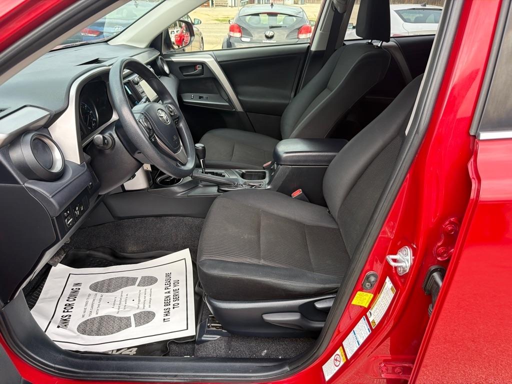 Toyota RAV4 LE AWD (Natl) 2017