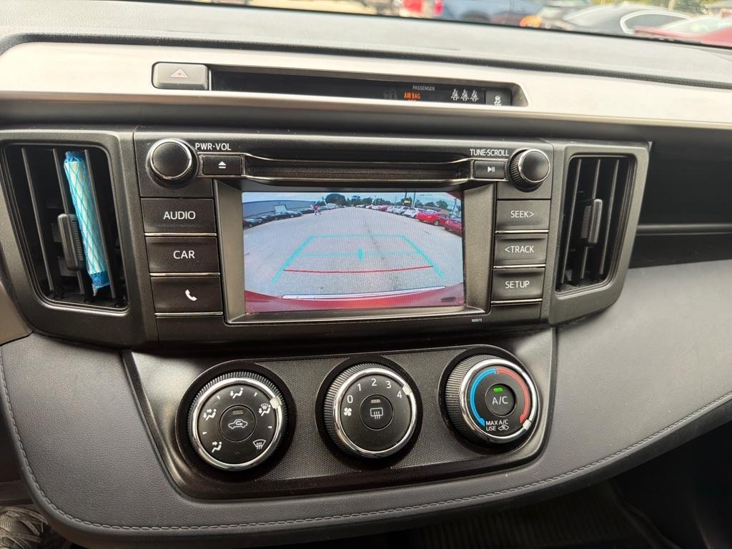 Toyota RAV4 LE AWD (Natl) 2017